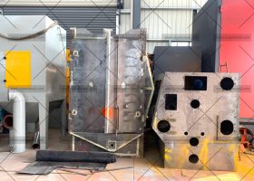 376吊鉤式拋丸機生產廠家拋丸機主機制作中，準備噴漆